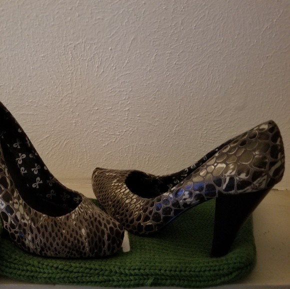 Ladies Shoes - Picture 4 of 4